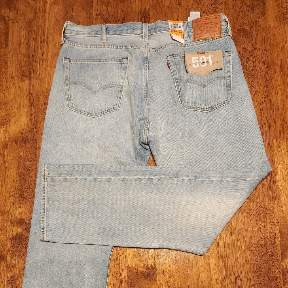 Levi's Light Wash Straight Jeans